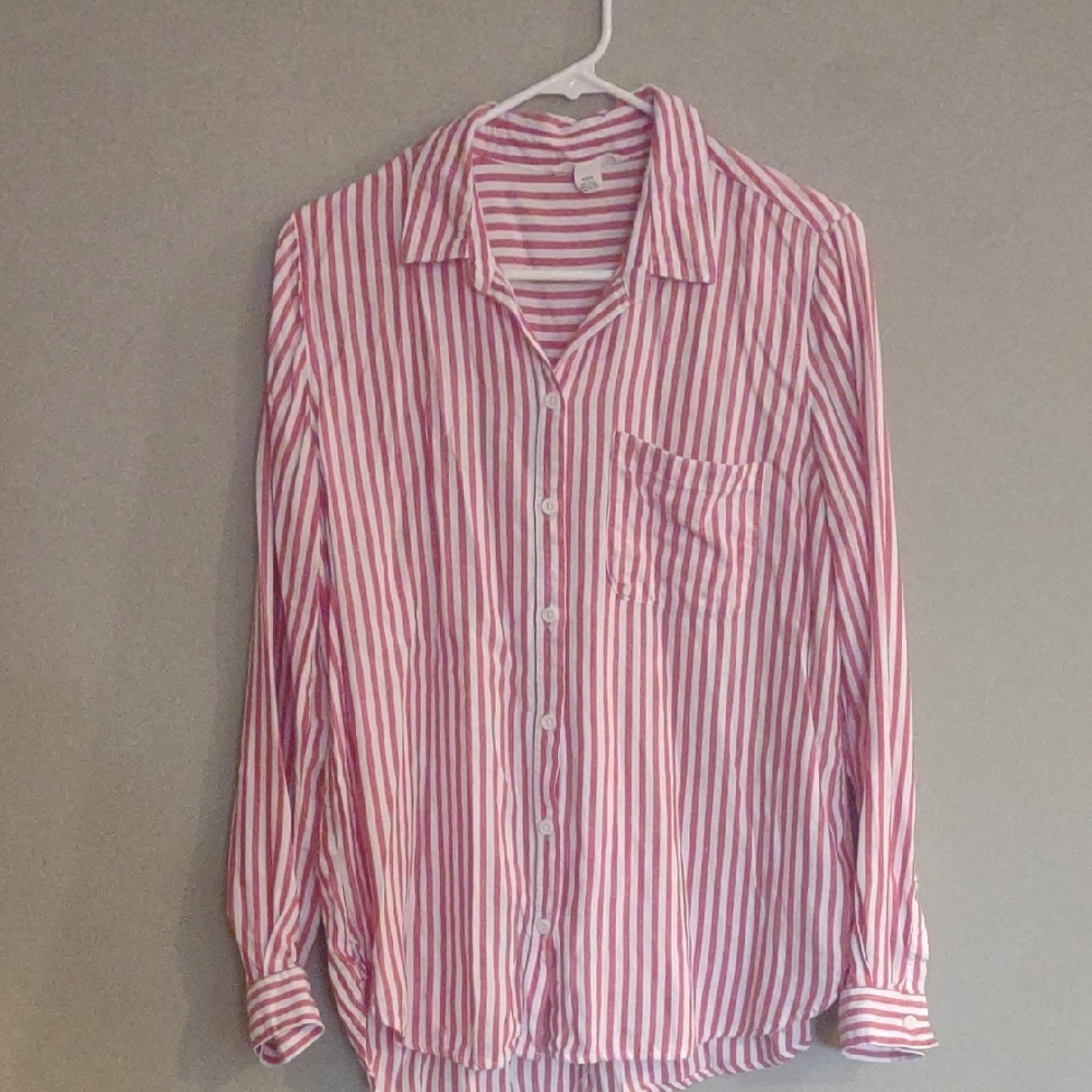 Beachlunchlounge Women's Medium Red and White Striped Casual Button Down Shirt